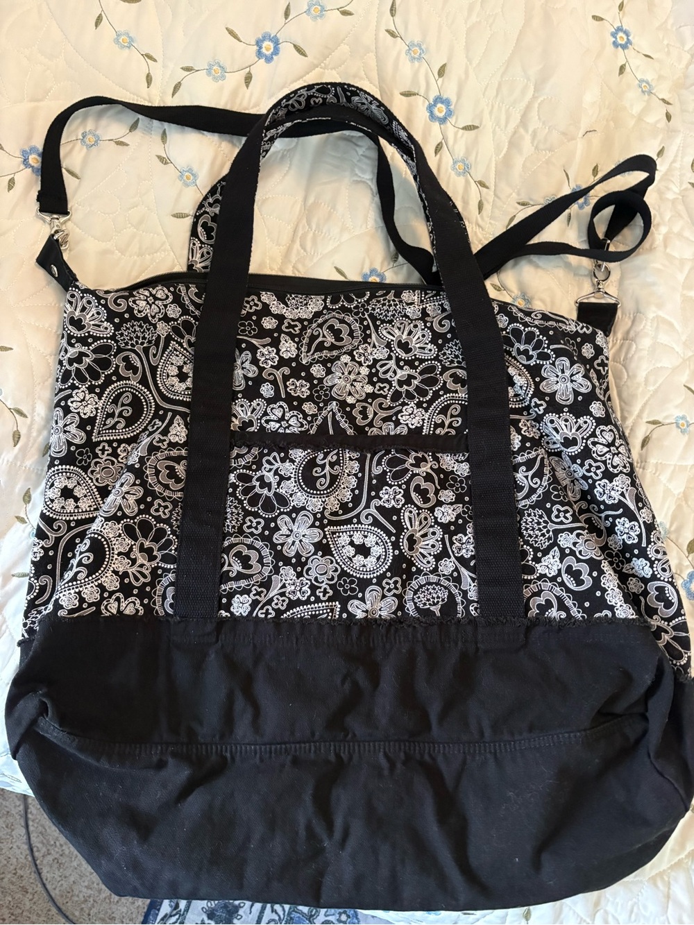 Thirty-One Weekender Tote Bag - Picture 2 of 7